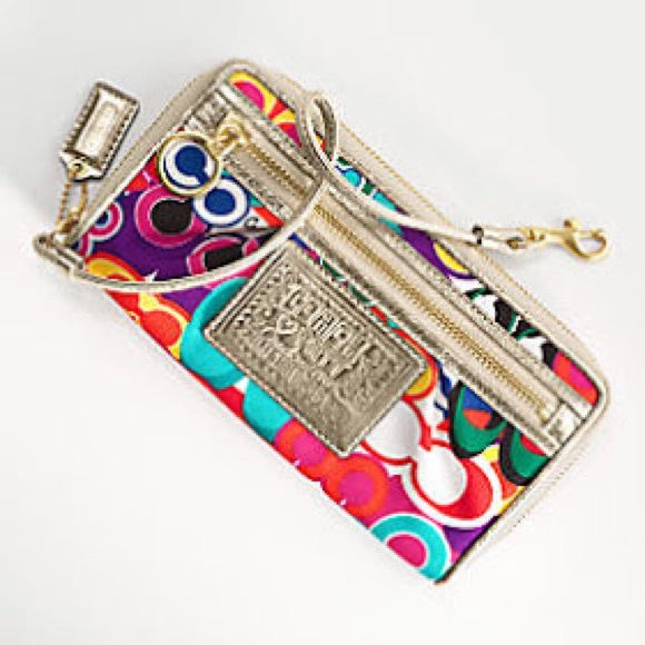 Coach Poppy Pop C Zip-Around Wallet Wristlet